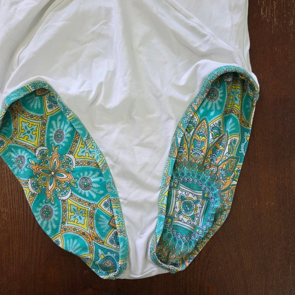 Helen Jon One Piece Swimsuit Halter Twist Front Resort Vacation‎ Pool Size Large
